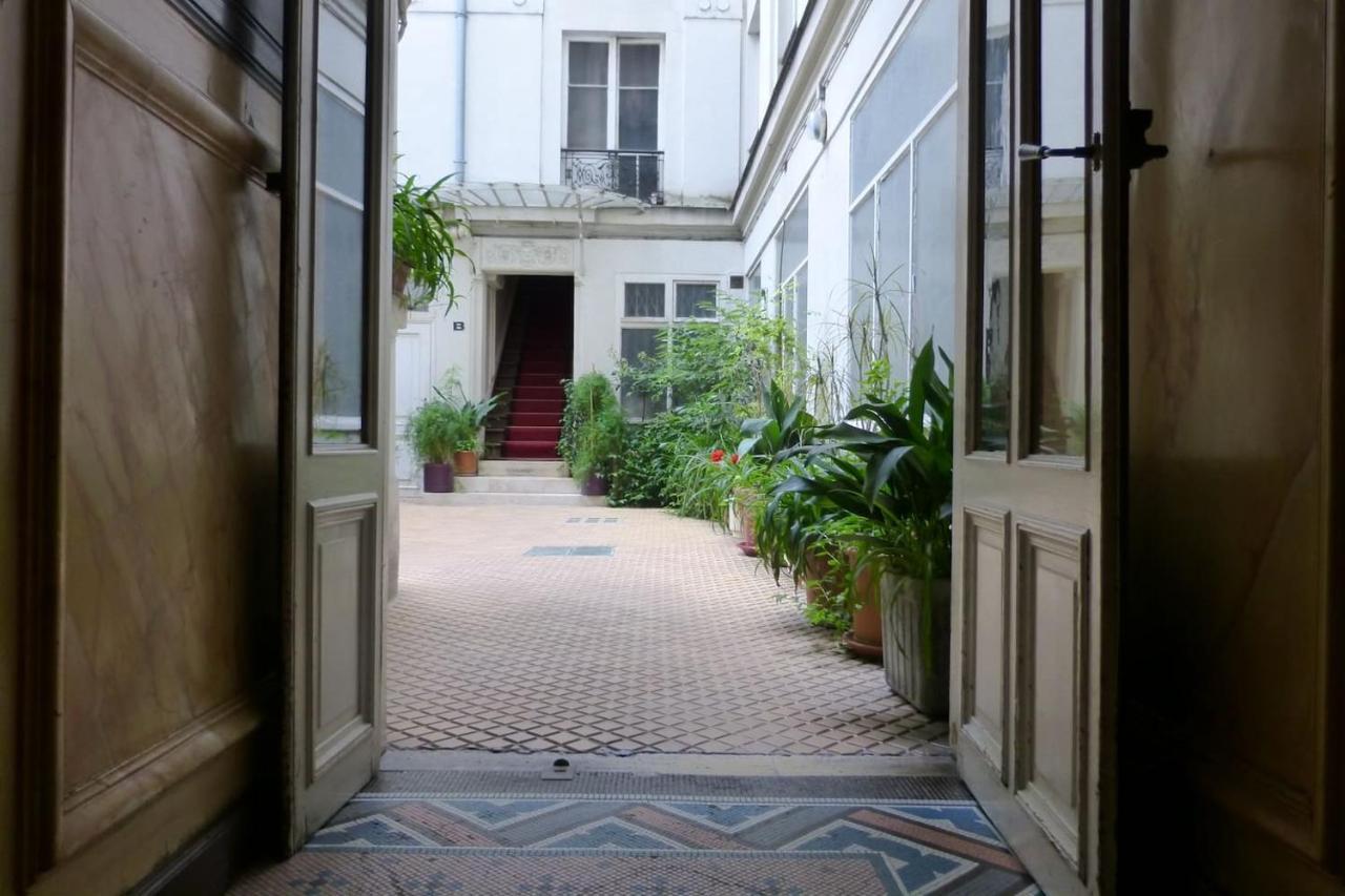 Notre Dame And River Seine Apartment Paris Bagian luar foto